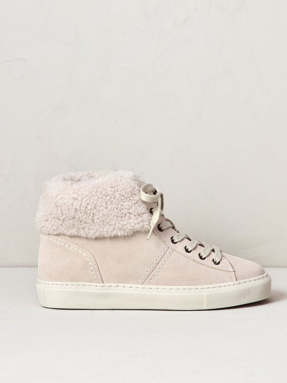 Overland Asha Shearling-Lined Water-Resistant Leather Sneakers - Size 9 - NWT - Picture 2 of 10